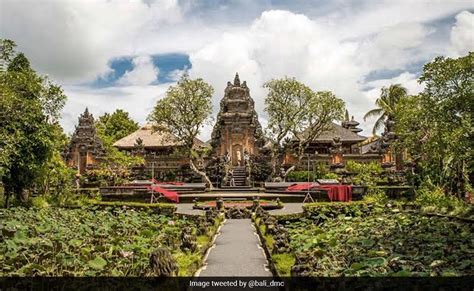 naked german bali|German tourist strips naked at Bali temple performance